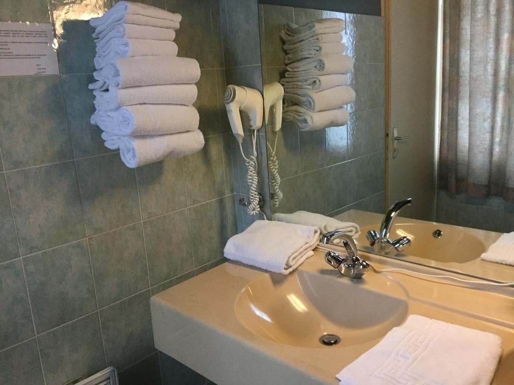 La Fleur de Lys Hotel Cormatin Eksteriør billede