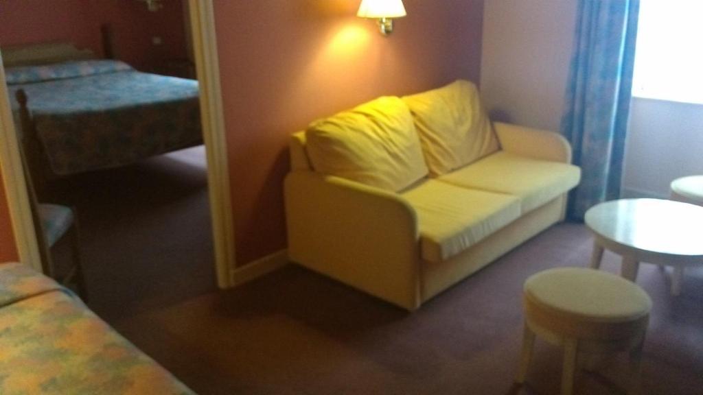 La Fleur de Lys Hotel Cormatin Værelse billede